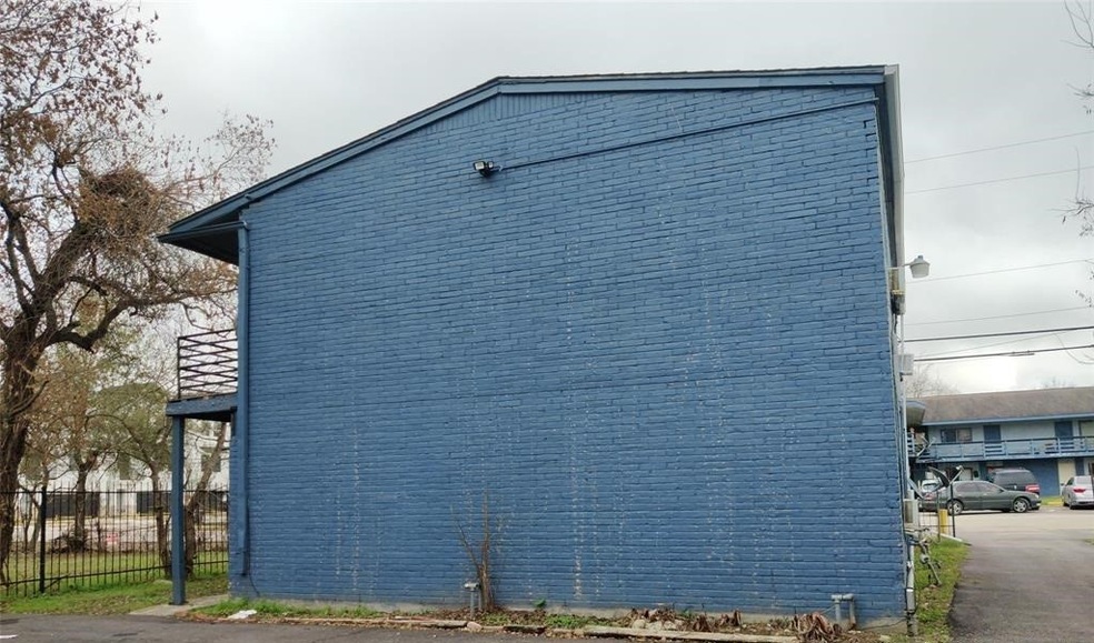 6810 Del Rio St unit 1-7, Houston, TX 77021 - photo 1