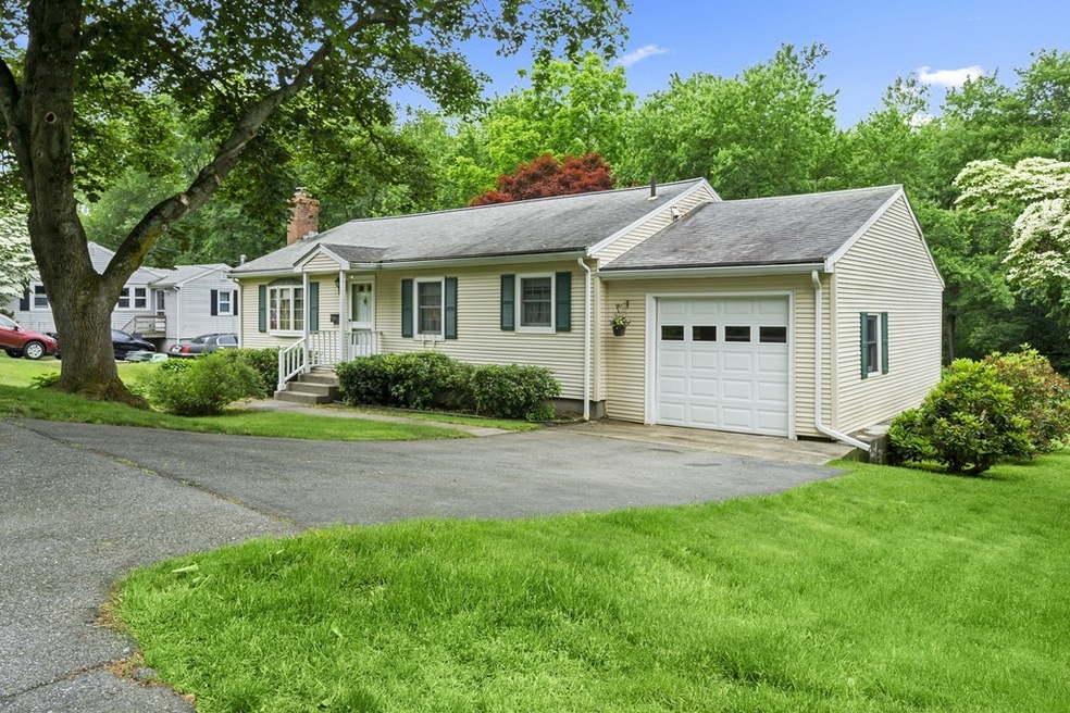 8 Hemenway Rd, Framingham, MA 01701 - photo 1