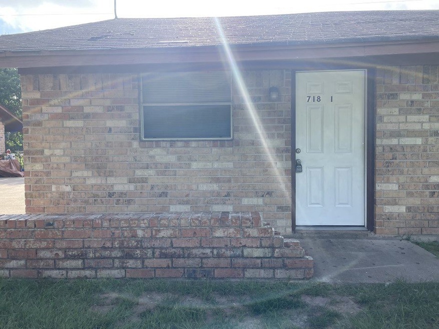 718 Willow St, Waller, TX 77484 - photo 1