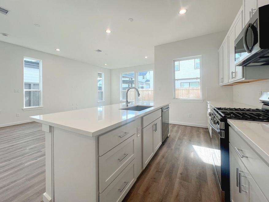 5907 Highland Rock Ln, Houston, TX 77091 - photo 1