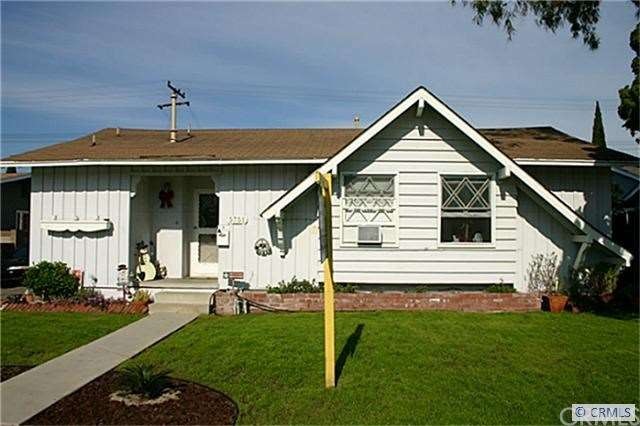 Great fixer-upper on large lot!