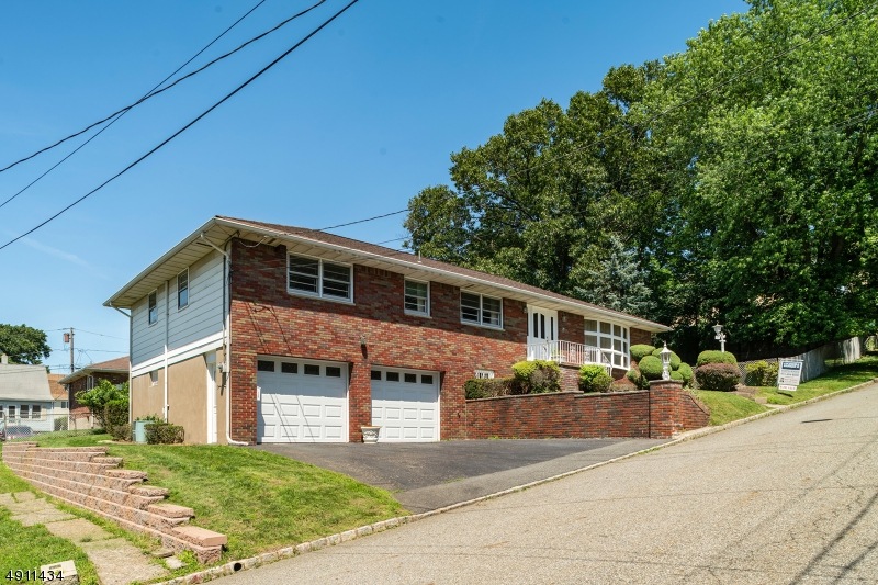 126 Hillcrest Ave, Woodland Park, NJ 07424 - photo 1