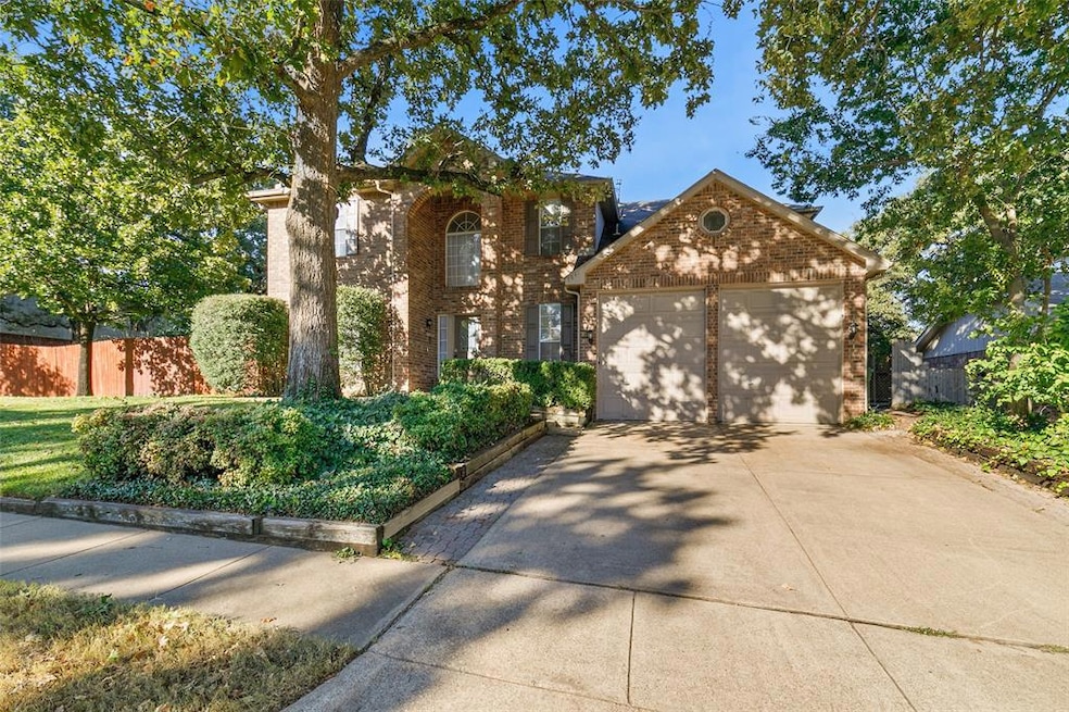 7841 Ember Oaks Dr, North Richland Hills, TX 76182 - photo 1