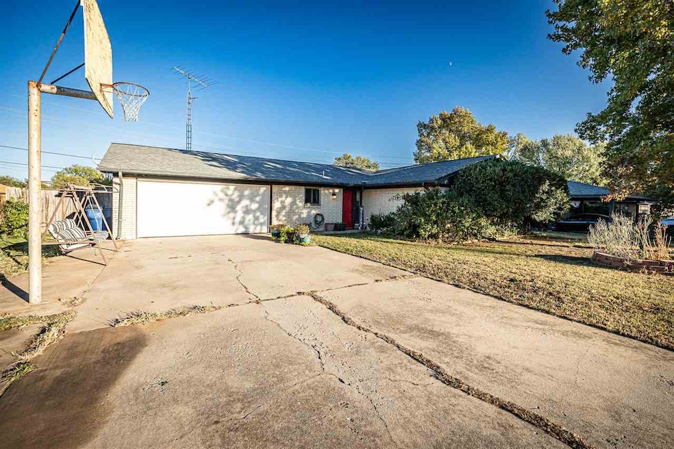 206 N 28th St, Duncan, OK 73533 - photo 1