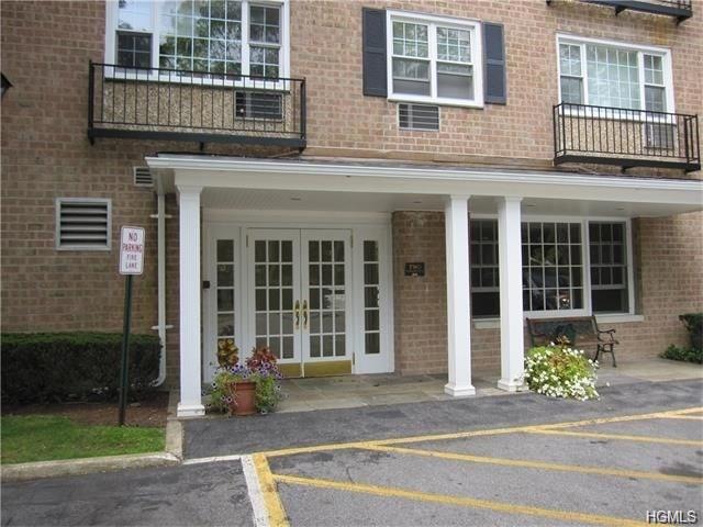 Consulate on the Park unit 2E, Tuckahoe, NY 10707 - photo 1