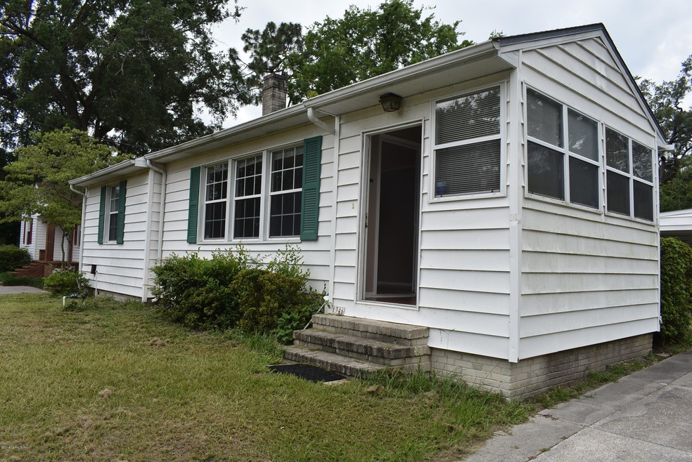 1346 Macarthur St, Jacksonville, FL 32205 - photo 1