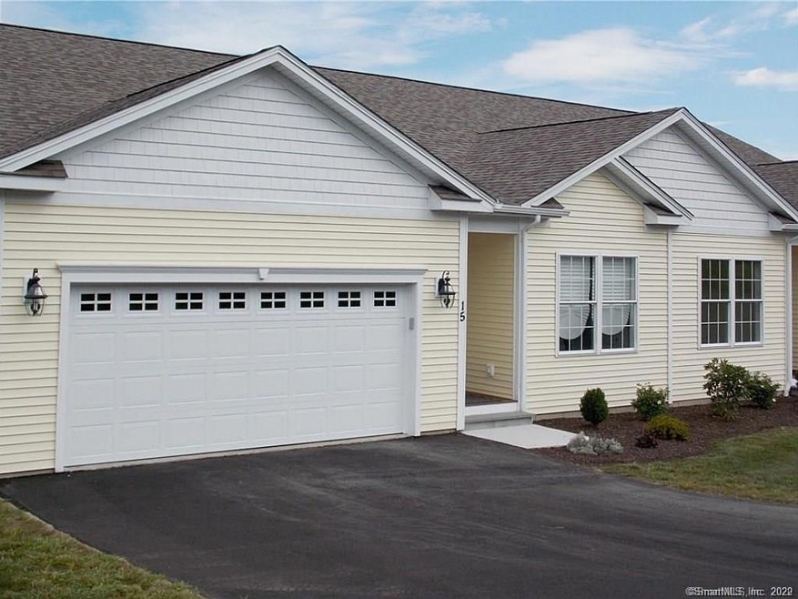 135 Pondview Cir unit 85, Beacon Falls, CT 06403 - photo 1