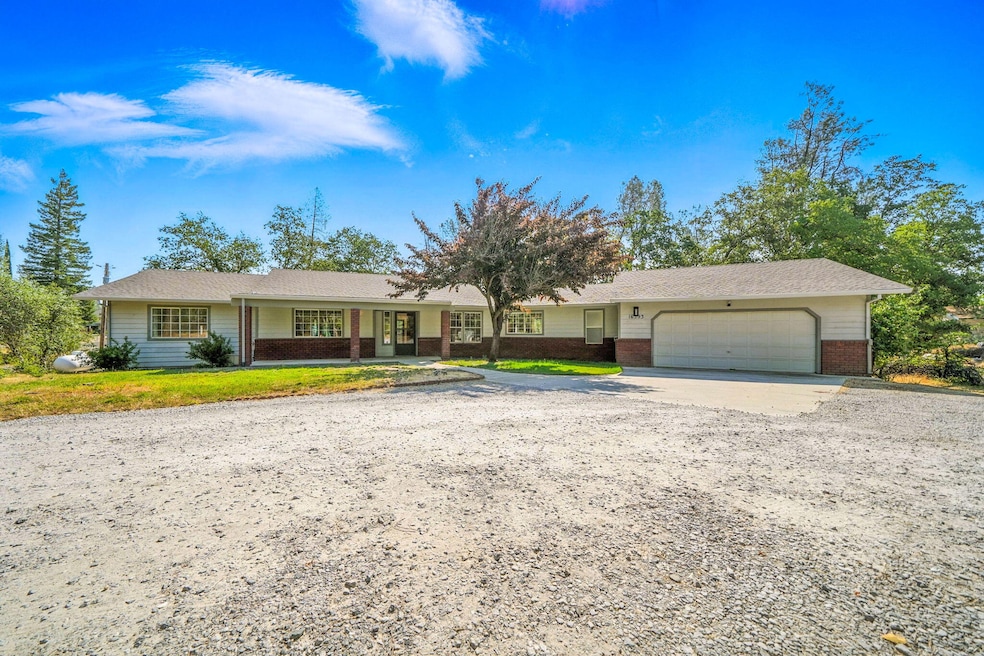 16593 Vladimir Ct, Redding, CA 96001 - photo 1