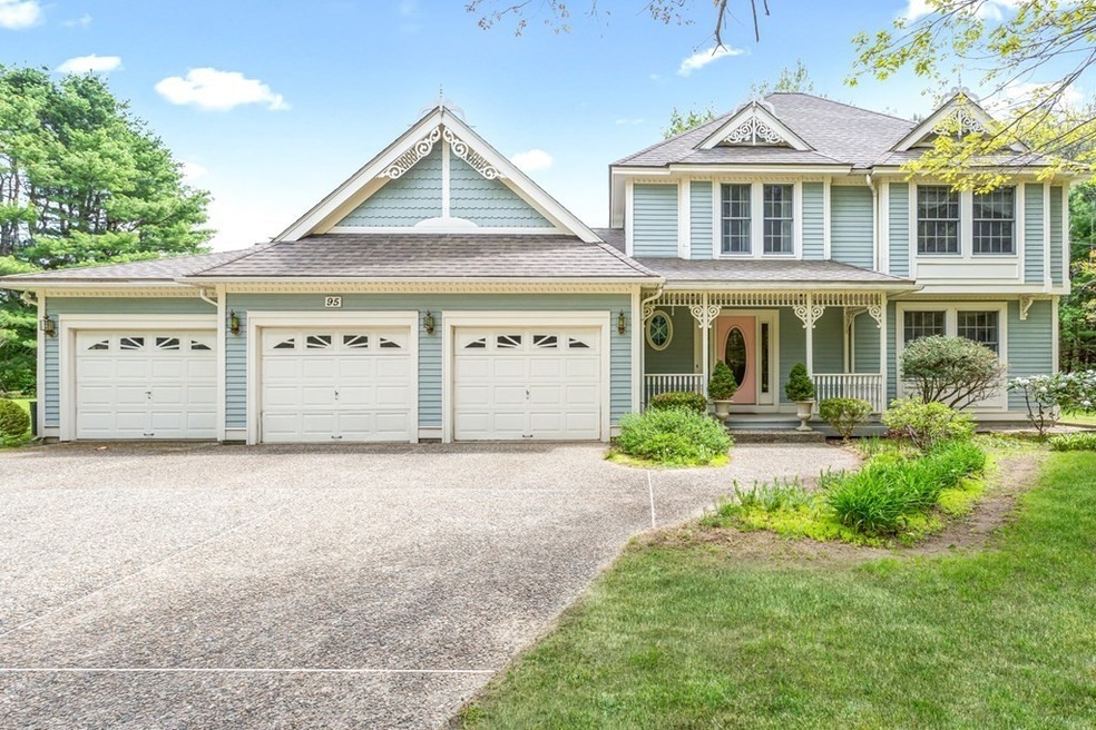95 Hartford Ave E, Mendon, MA 01756 - photo 1