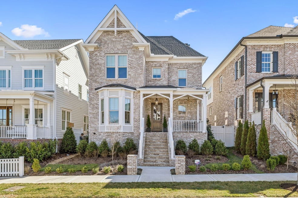 Sold $1,695,000 • Co-Listing Agent