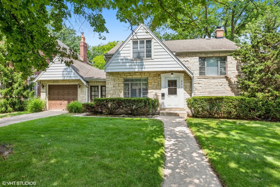 221 E Vallette St, Elmhurst, IL 60126 - photo 1