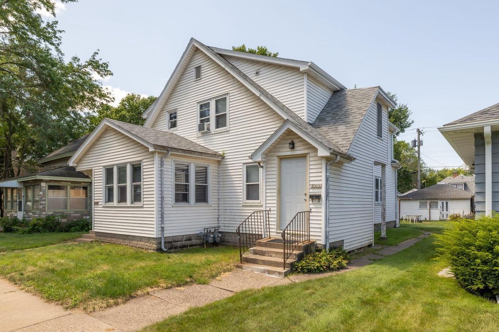 1012 7th St S unit 1014, La Crosse, WI 54601 - photo 1