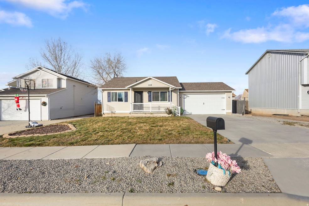 228 W 670 N, Tooele, UT 84074 - photo 1