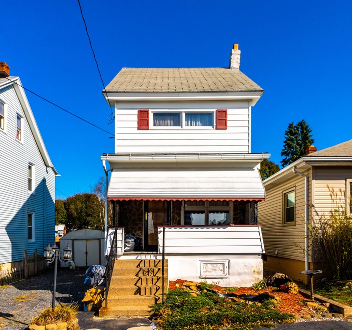 725 Garfield St, Hazle Township, PA 18201 - photo 1