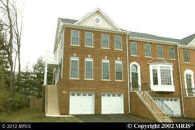 9998 Cyrandall Dr, Oakton, VA 22124 - photo 1