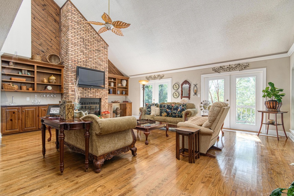 2 Darrell Ct-Freeport-LoRes-1