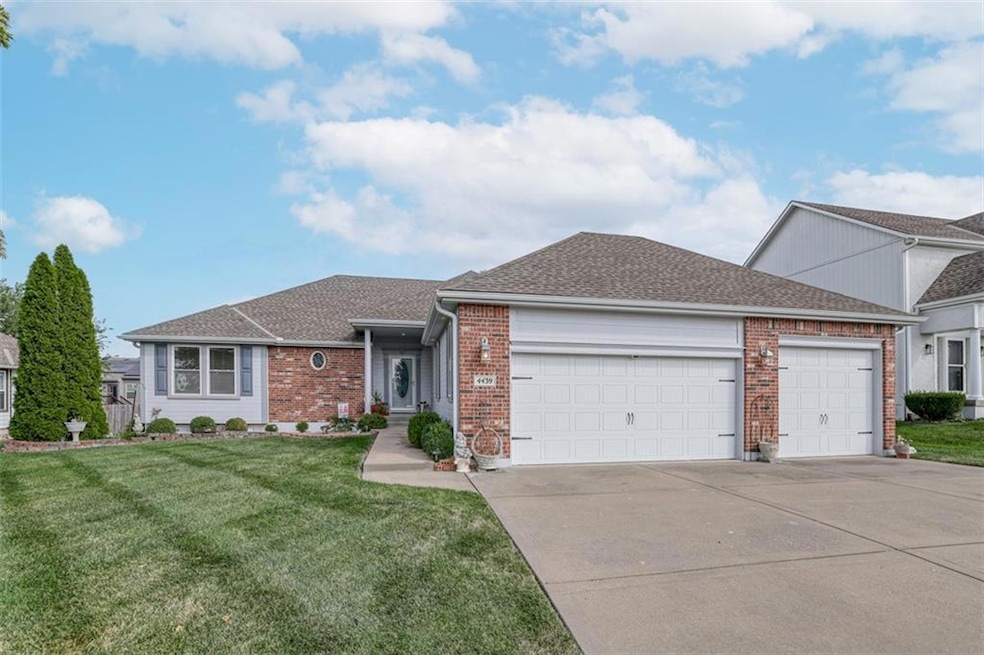 4439 SW Creekview Dr, Lees Summit, MO 64082 - photo 1