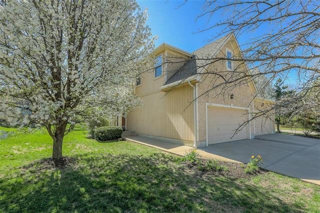 7335 Silverheel St, Shawnee, KS 66227 - photo 1