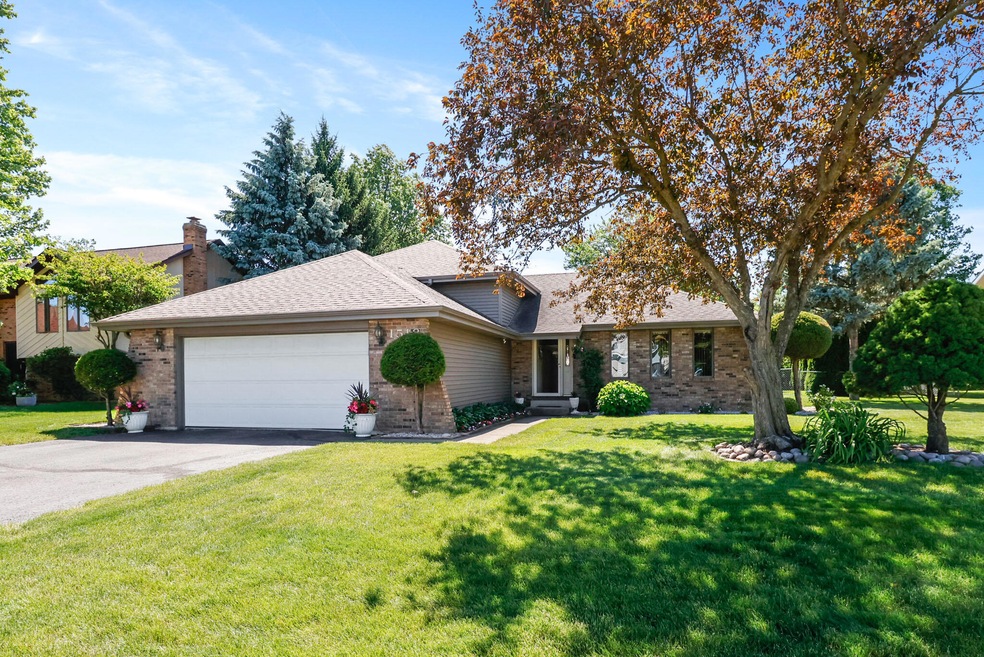 1518 Capri Ln, Dyer, IN 46311 - photo 1