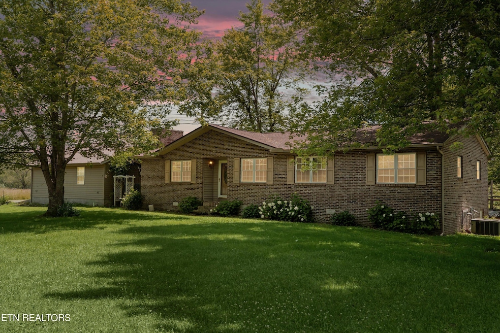 9438 Morgan County Hwy, Sunbright, TN 37872 - photo 1