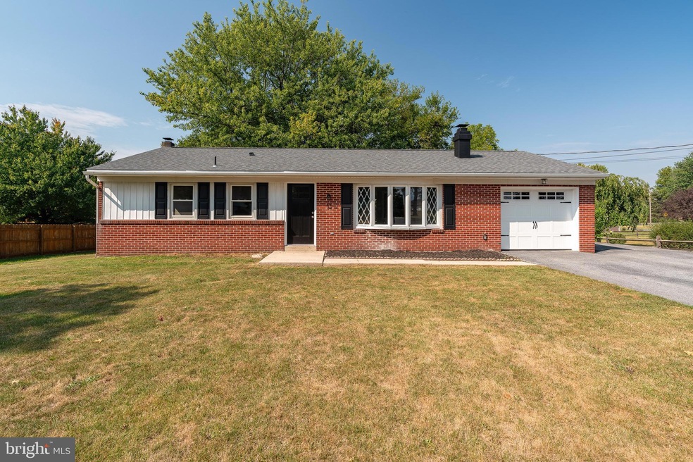 32 Amanda Ave, Leola, PA 17540 - photo 1