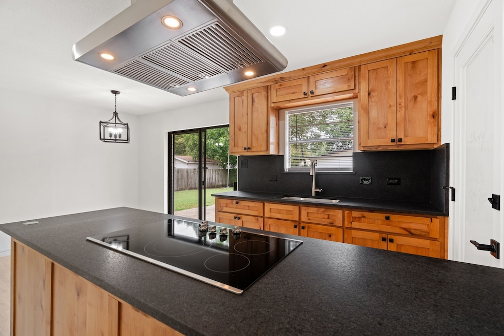 103 N Summit St, Red Oak, TX 75154 - photo 1