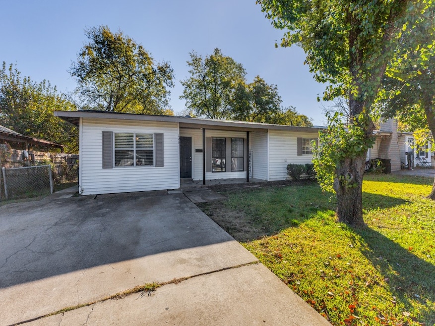 126 Fielding Dr, Mesquite, TX 75149 - photo 1