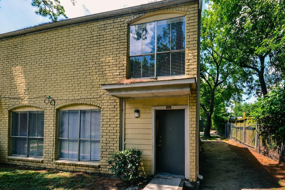 6200 W Tidwell Rd unit 306, Houston, TX 77092 - photo 1