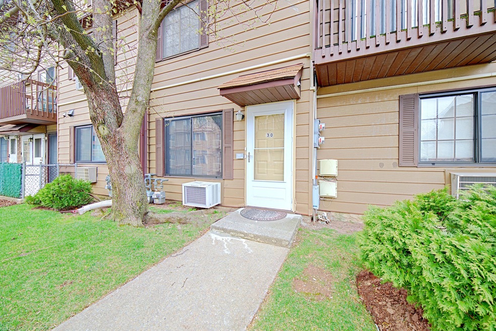30 Gardenia Ln unit 97, Staten Island, NY 10314 - photo 1