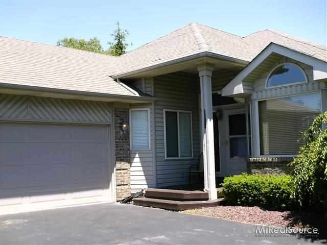 1132 Eagle Nest Dr, Rochester, MI 48306 - photo 1