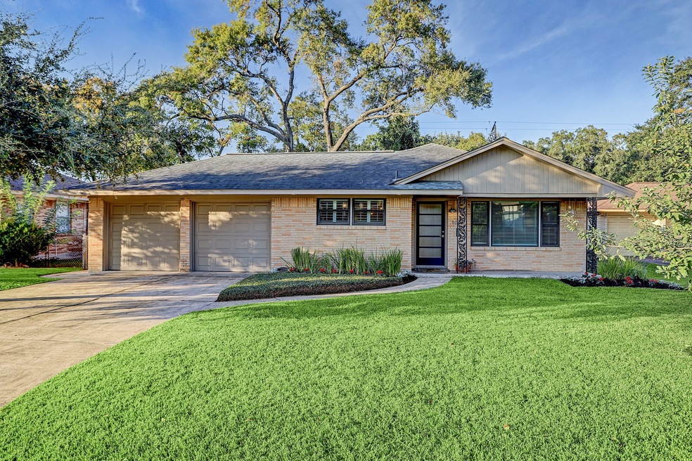 1615 Haverhill Dr, Houston, TX 77008 - photo 1