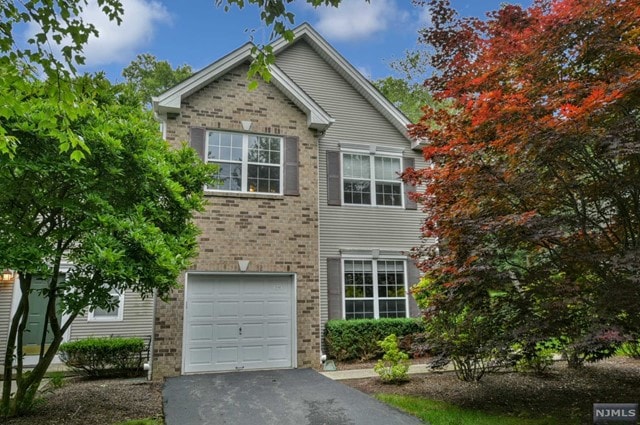 330 Vista View Dr, Mahwah, NJ 07430 - photo 1