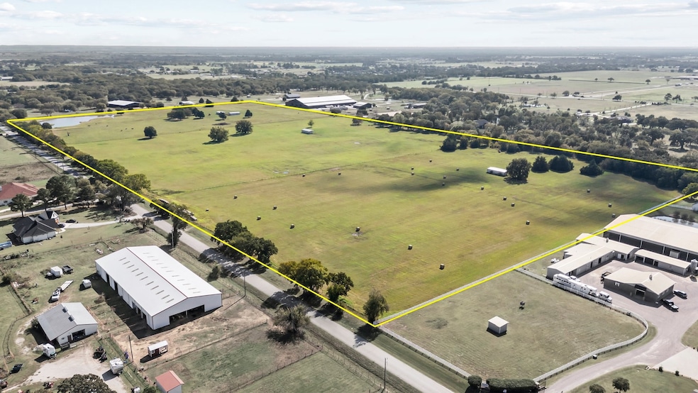 000 Friendship Rd, Pilot Point, TX 76258 - photo 1