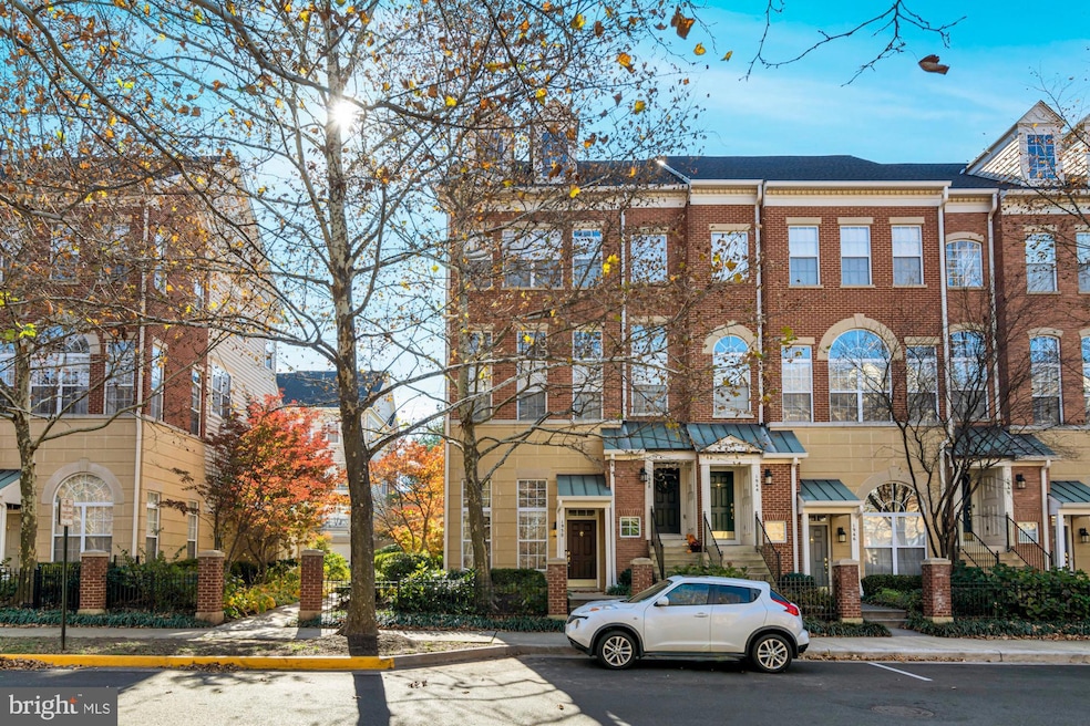 1950 Crescent Park Dr unit 24A, Reston, VA 20190 - photo 1