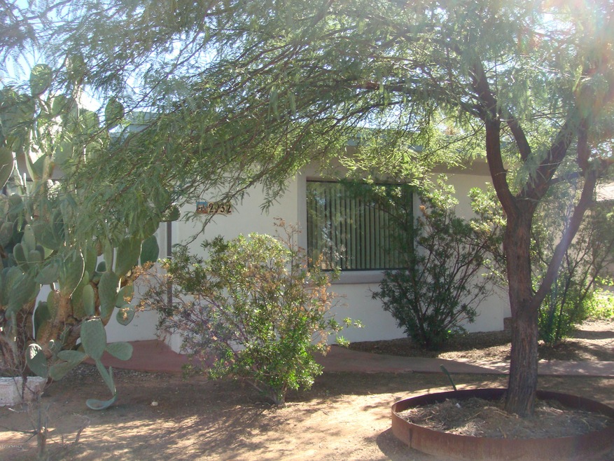2932 N Geronimo