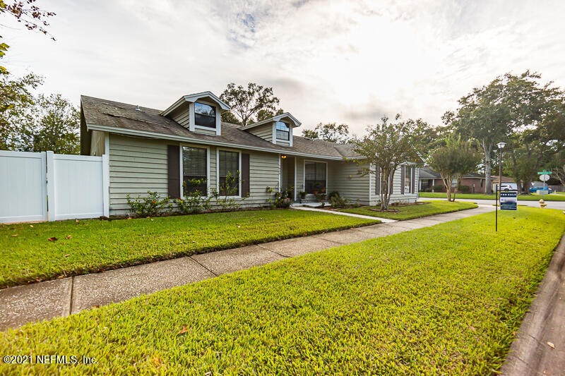 7840 Bridgeview Place, Jacksonville, FL 32216 - photo 1