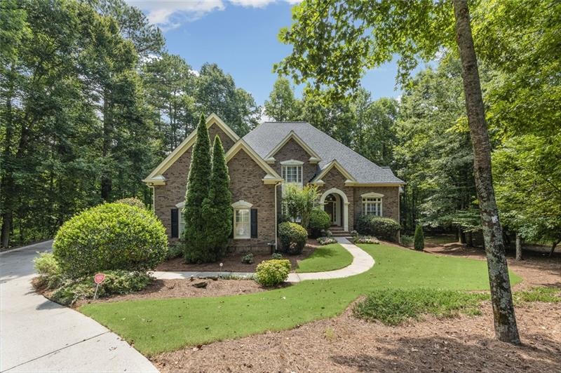 Beautiful Custom built home on 1+ acre
