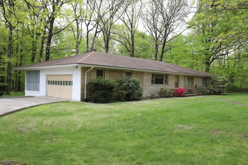 7 Honeysuckle Ln, Kinnelon, NJ 07405 - photo 1