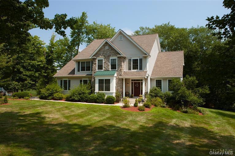 50 Saint Andrews Ln, Hopewell Junction, NY 12533 - photo 1