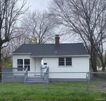 639 Neubert Ave, Flint, MI 48507 - photo 1