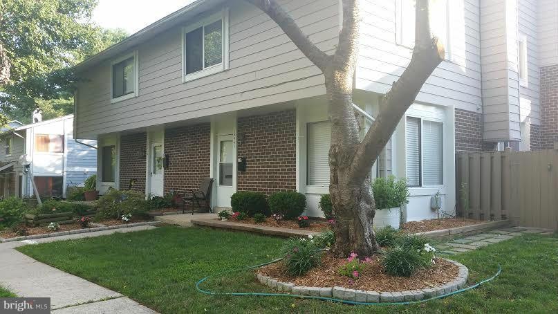 18541 Tarragon Way, Germantown, MD 20874 - photo 1