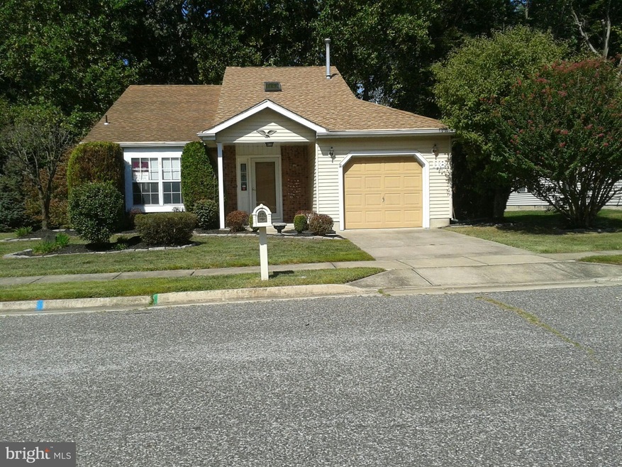 118 Lakebridge Dr, Woodbury, NJ 08096 - photo 1