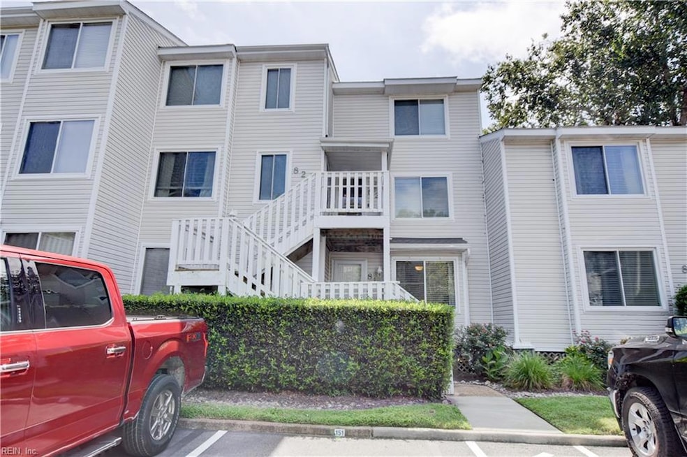 819 Seawinds Ln, Virginia Beach, VA 23451 - photo 1