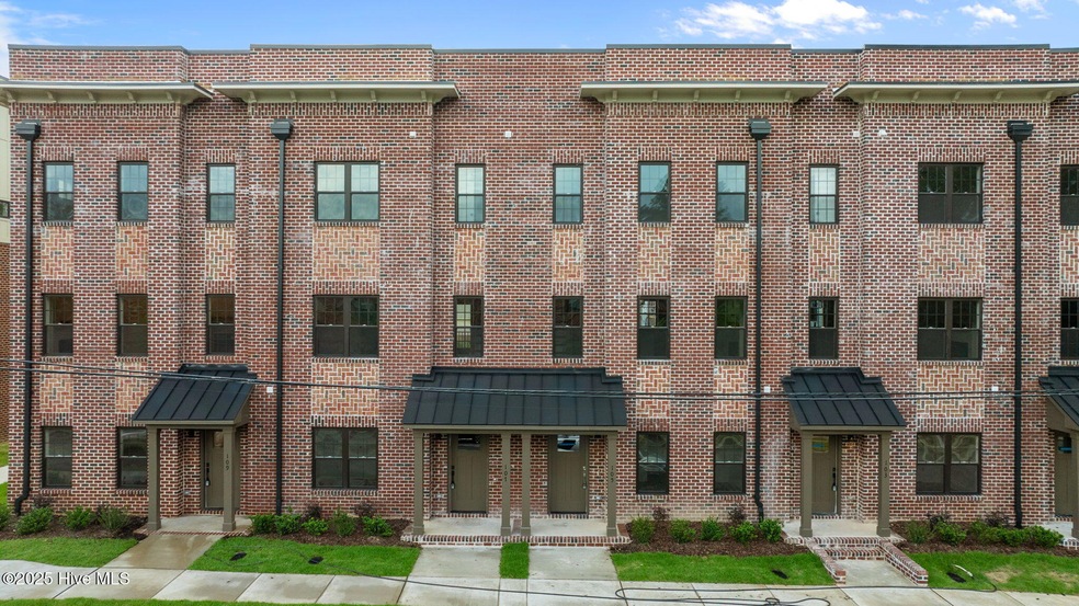 For Sale $518,000