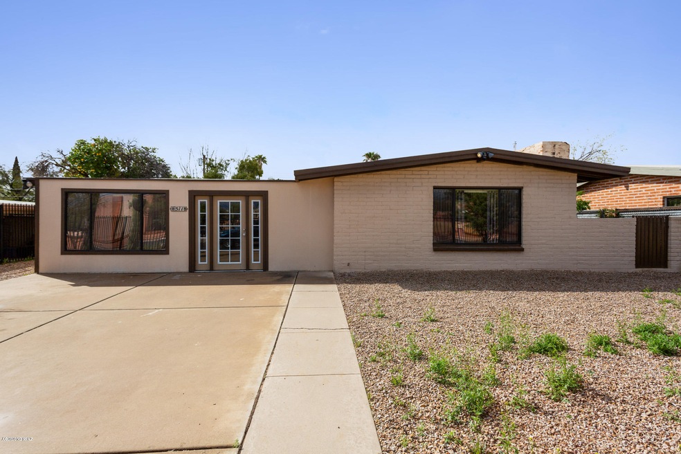 Welcome to 5118 E 2nd St