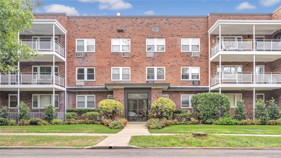 20 Hill Park Ave unit 2B, Great Neck, NY 11021 - photo 1