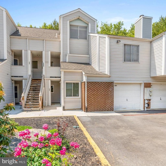 204 Michelle Ct unit 100, Newark, DE 19711 - photo 1