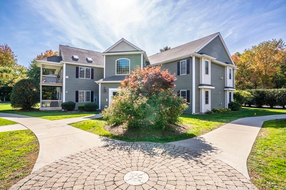 215 Longmeadow Rd unit 406, Taunton, MA 02780 - photo 1