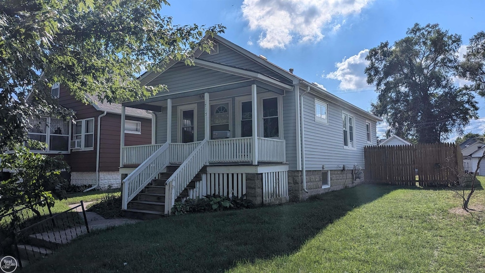 1715 16th St, Port Huron, MI 48060 - photo 1