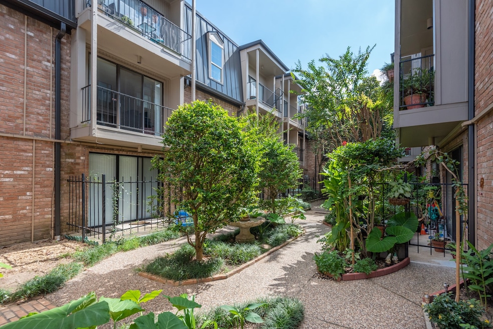 2400 N Braeswood Blvd unit 220, Houston, TX 77030 - photo 1